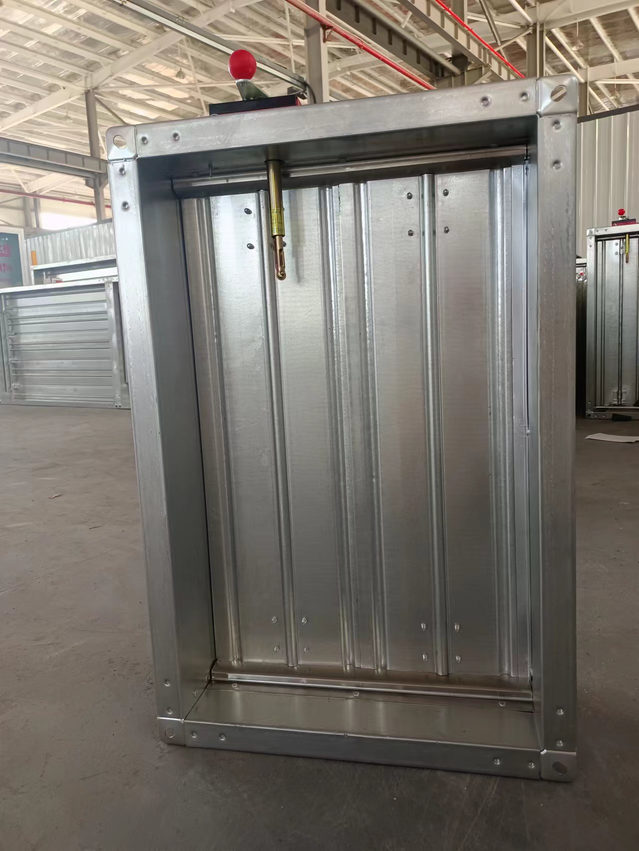 全自动防ç«é˜€åŒ…æ‹¬é˜€ä½“ã€æŽ§åˆ¶æ†å’Œæ³•兰接å£ï¼